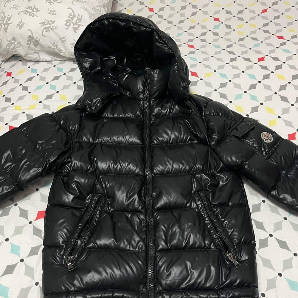 Moncler boys coat 100 percent authentic